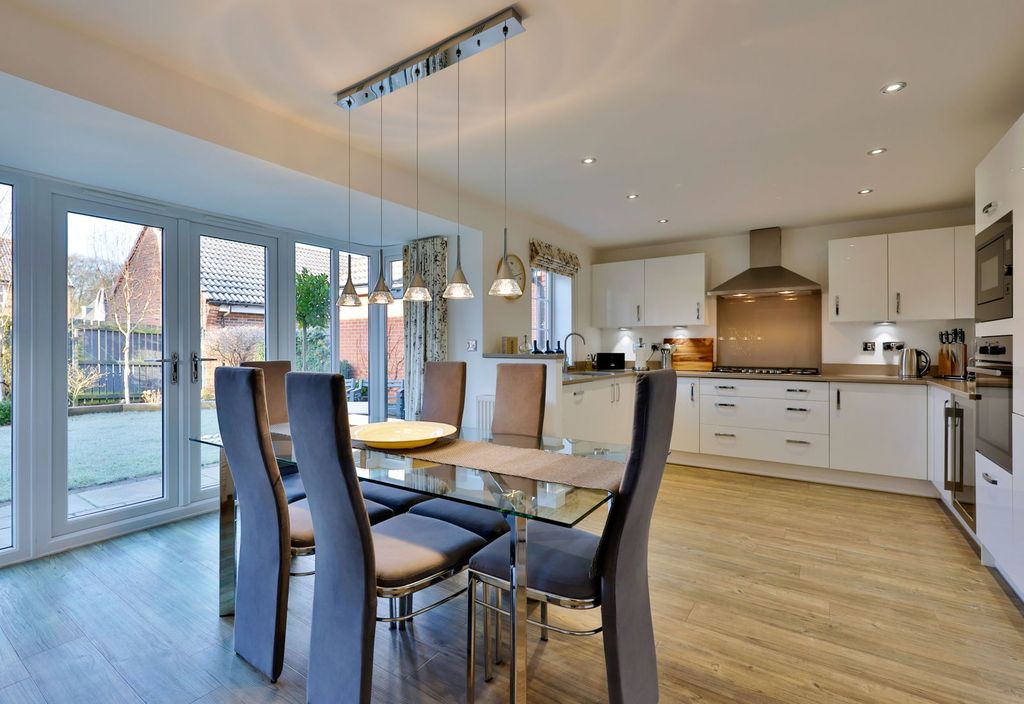 Property photo 2 of 38