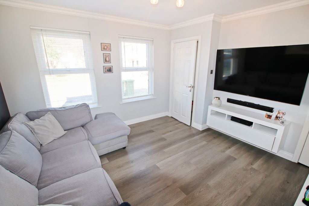 Property photo 3 of 28 Photo 3