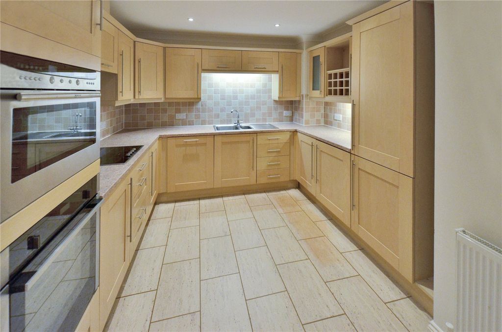 Additional image 7 of 2 bed flat for saleGolf Links Road, Ferndown, Dorset BH22