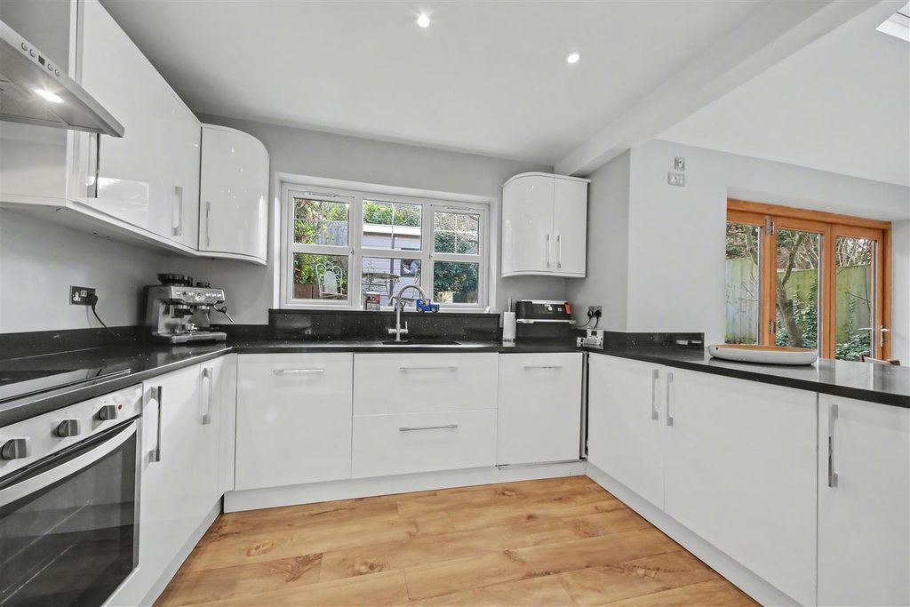 Property photo 3 of 14 Kitchen.Jpg