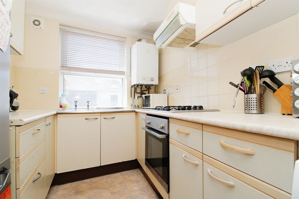 Property photo 3 of 9