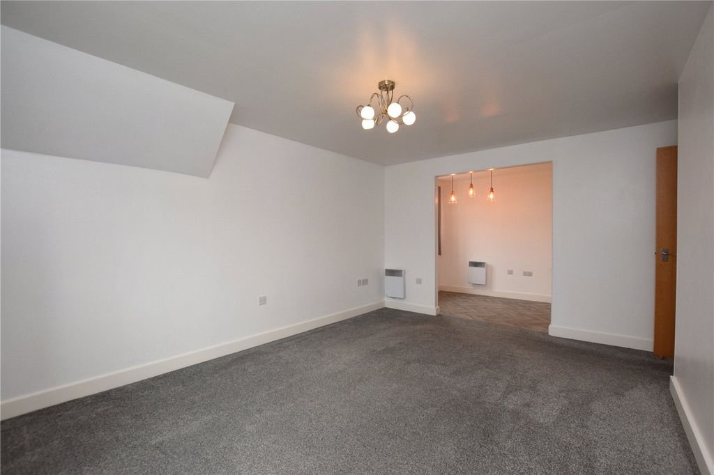 Additional image 13 of 2 bed flat for salePavilion Gardens, Farsley, Pudsey LS28