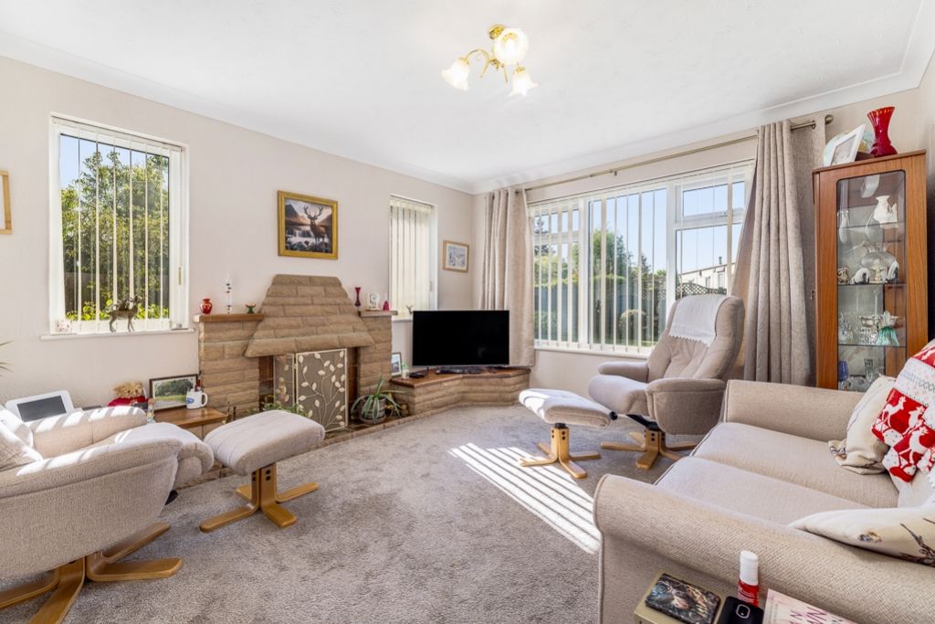 Property photo 2 of 25 5 Greenfields (Holbeach)-25
