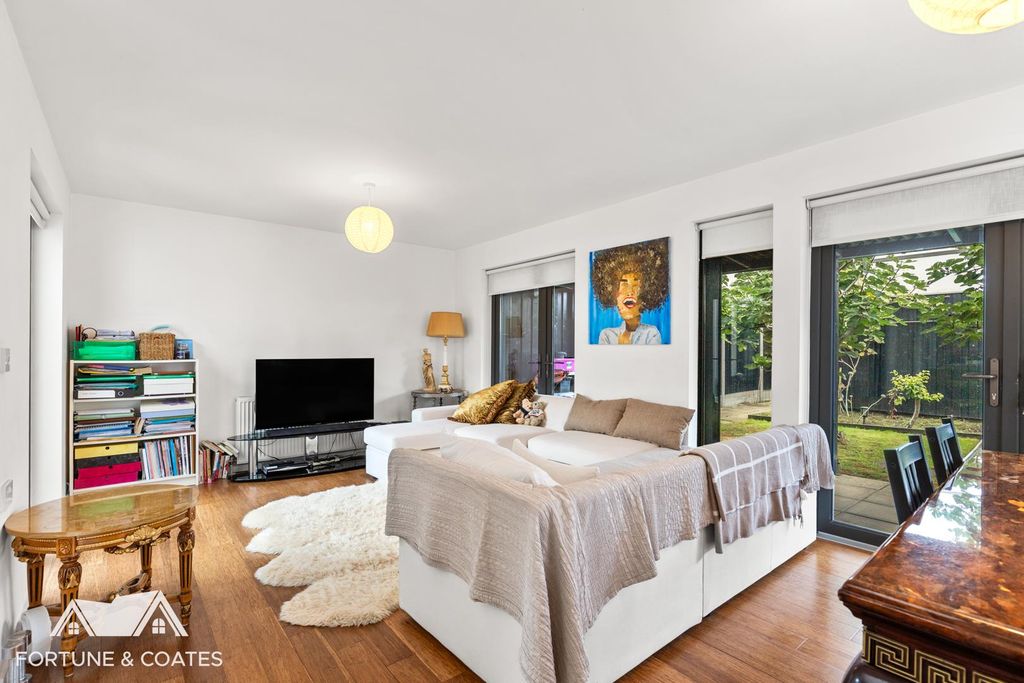 Property photo 2 of 26 Honorstreet_13.Jpg