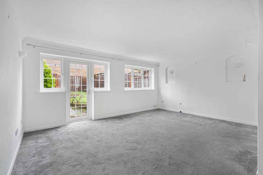 Property photo 2 of 15 Reception Room