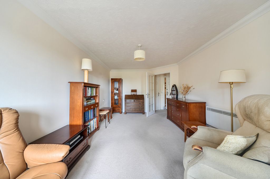 Property photo 3 of 9 1480476-10-6A3Ed2...