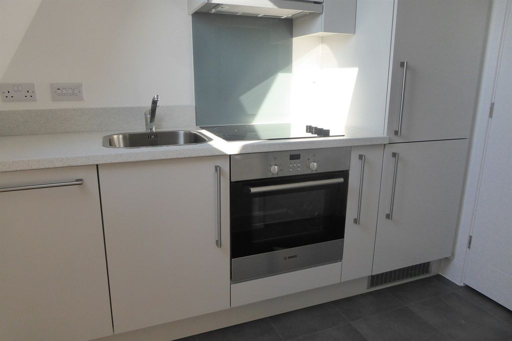 Property photo 2 of 6 Kitchen