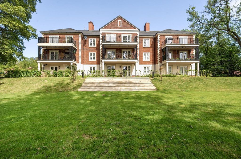 Property photo 1 of 17 Turnor Way Mansion House (1).Jpg