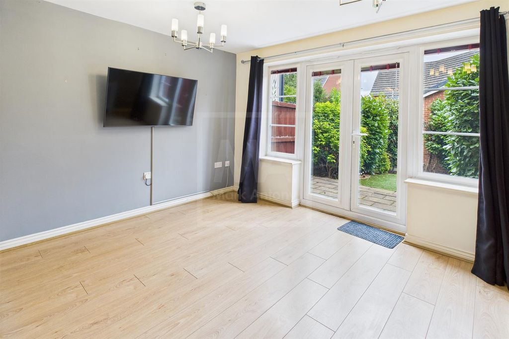 Property photo 1 of 16 Dining / Family Area