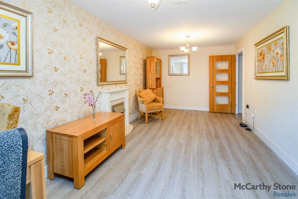 Property photo 3 of 24 A06A5649.Jpg
