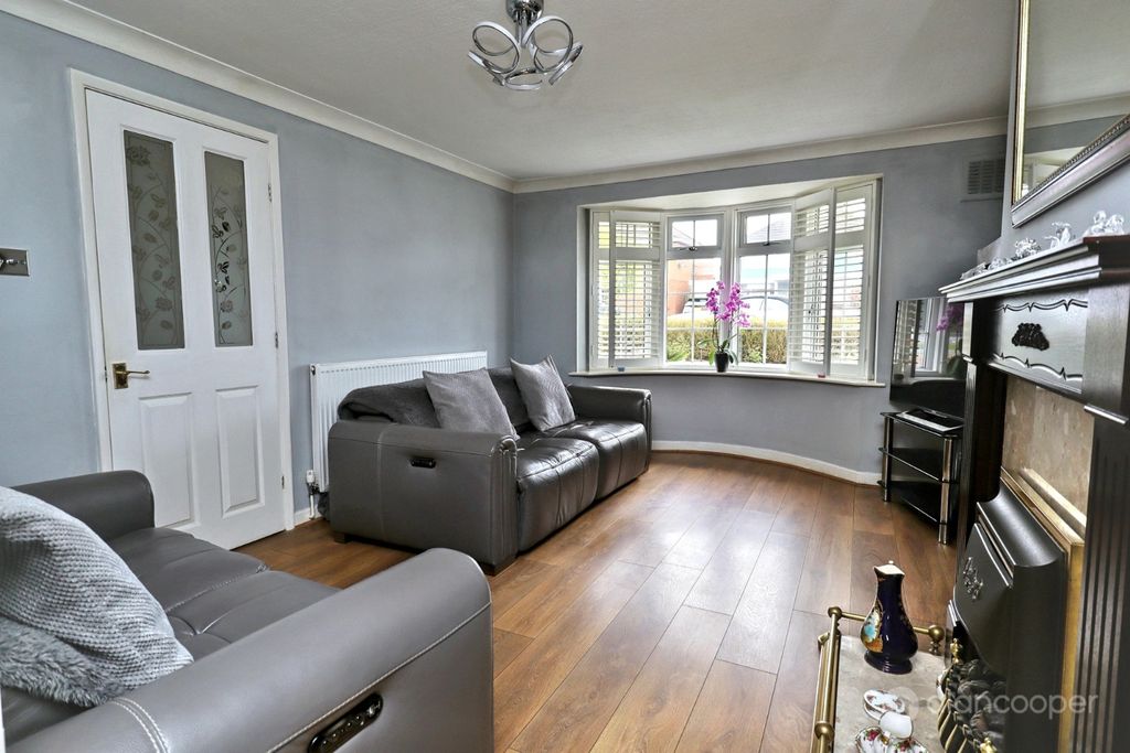 Property photo 3 of 32 3834103
