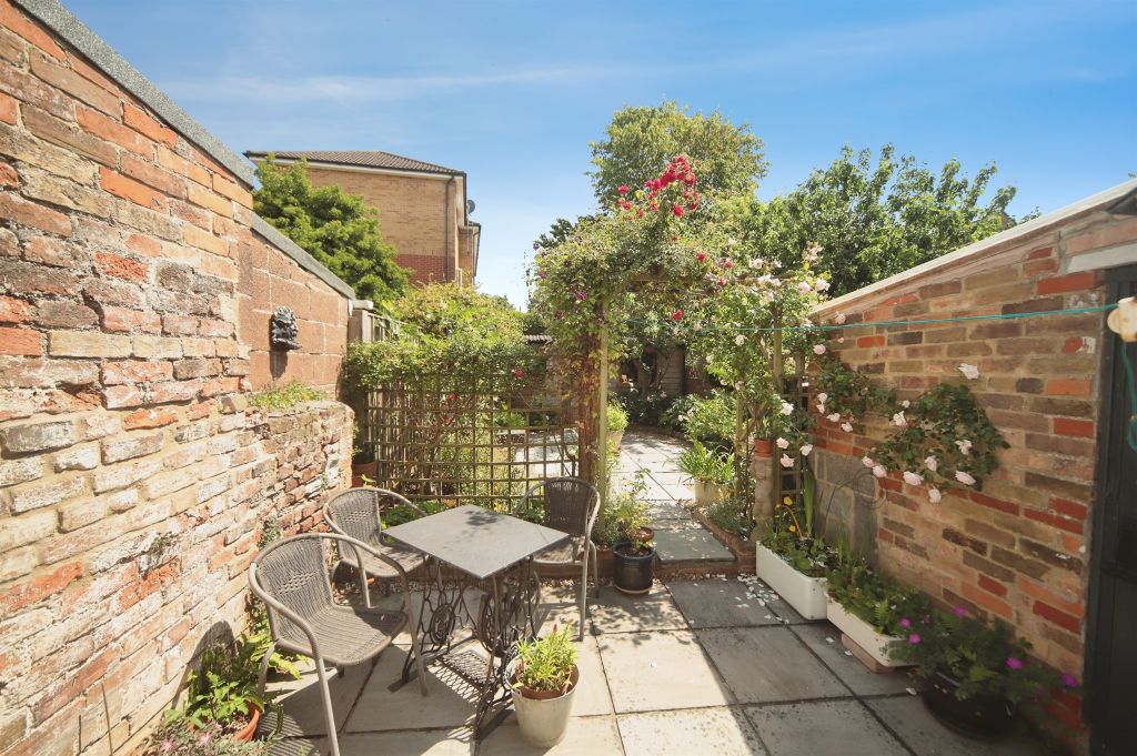 Property photo 2 of 18