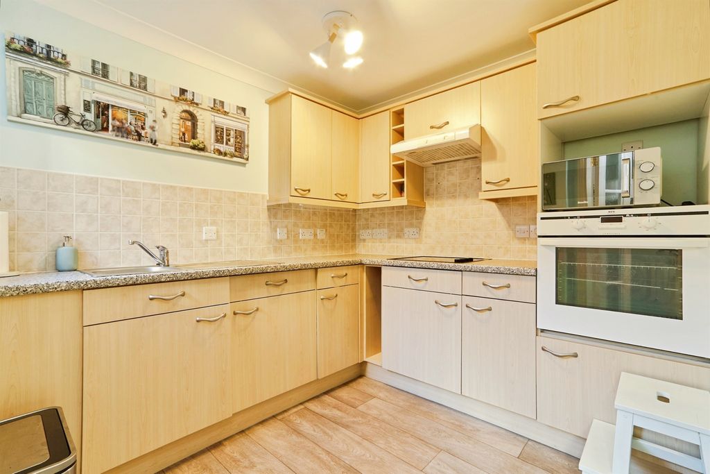 Property photo 3 of 11