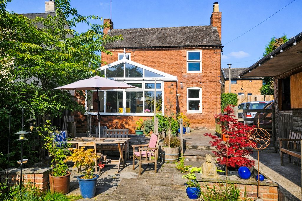 Property photo 2 of 22