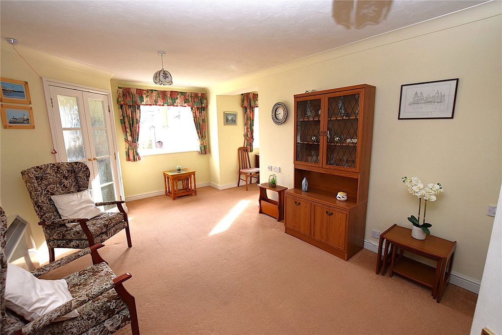 Property photo 3 of 8 Picture No. 14