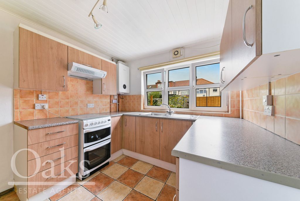 Property photo 3 of 8 Kitchen