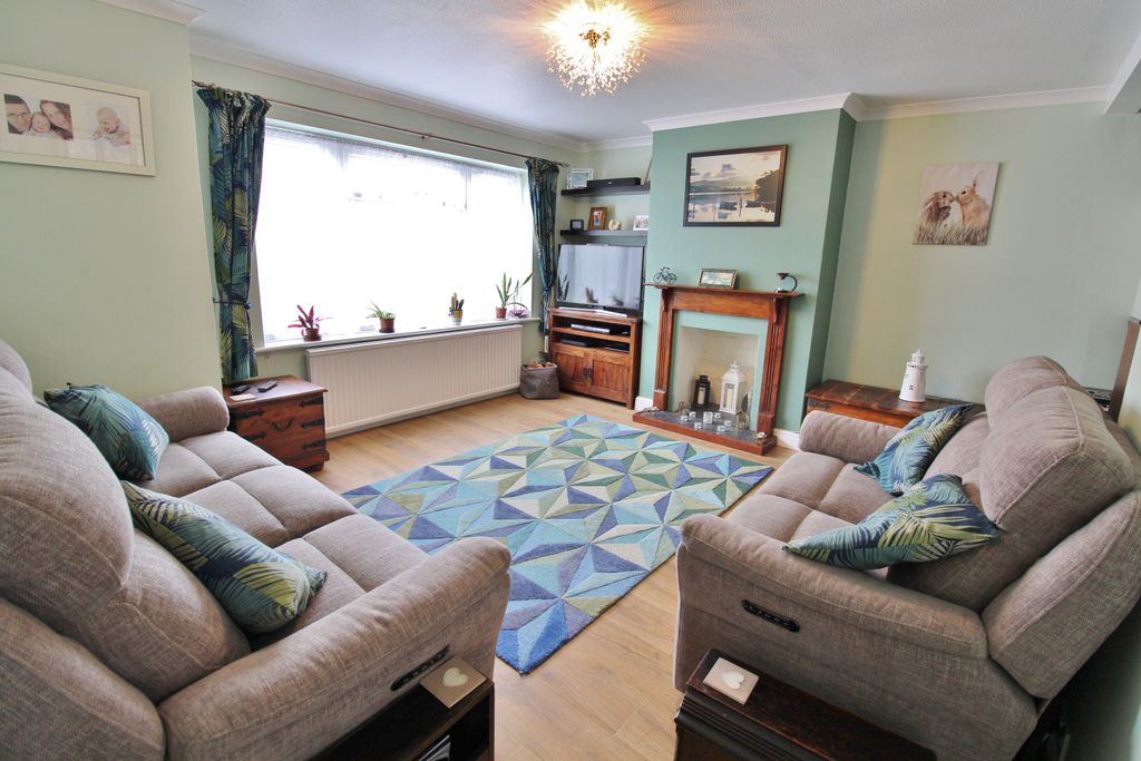 Property photo 2 of 21