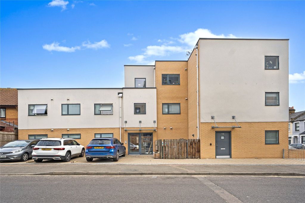 Property photo 1 of 12 Picture No. 20