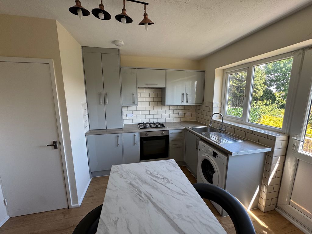Property photo 3 of 18 Kitchen