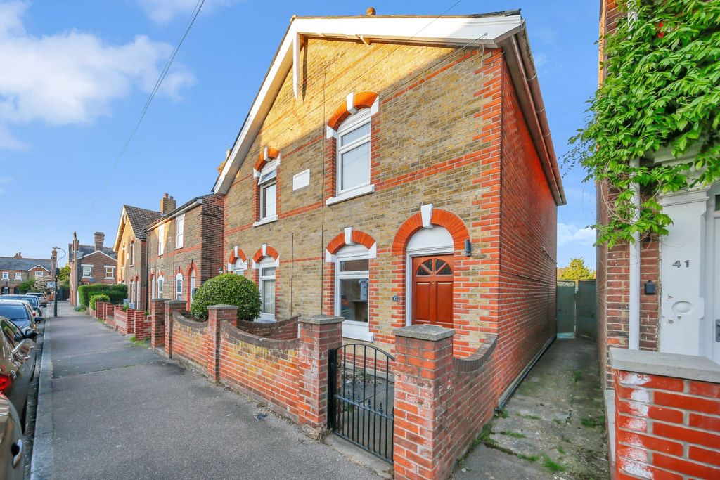 Property photo 2 of 34