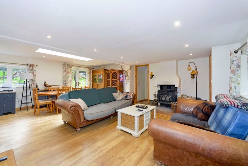 Property photo 3 of 17 Photo 5