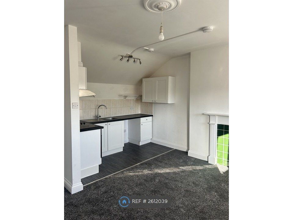 Property photo 1 of 8 Kitchen