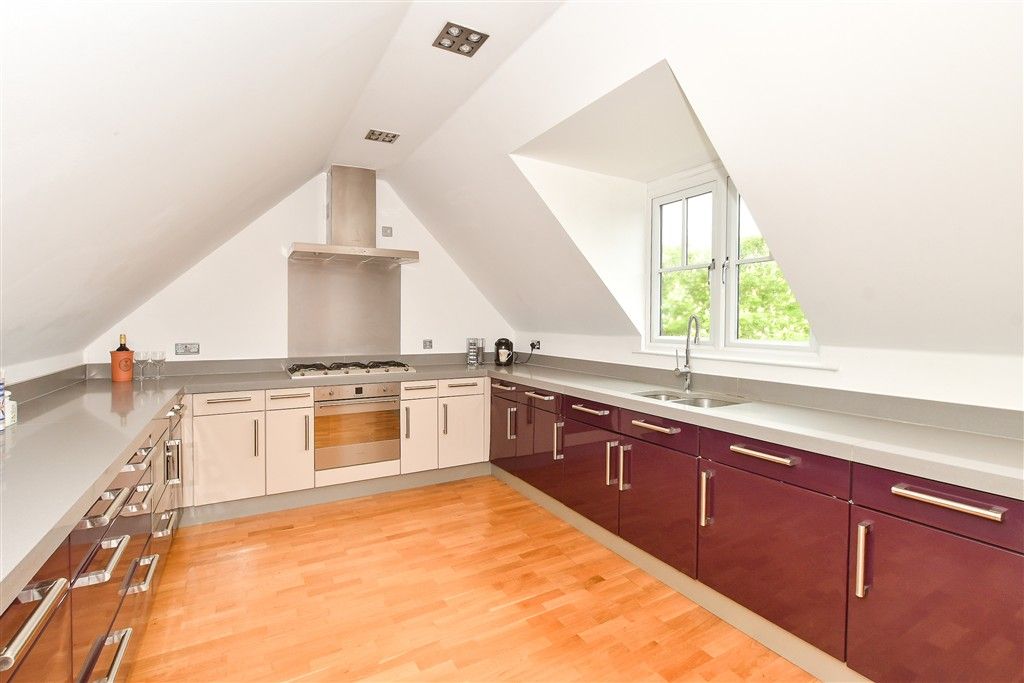Property photo 2 of 21 Kitchen