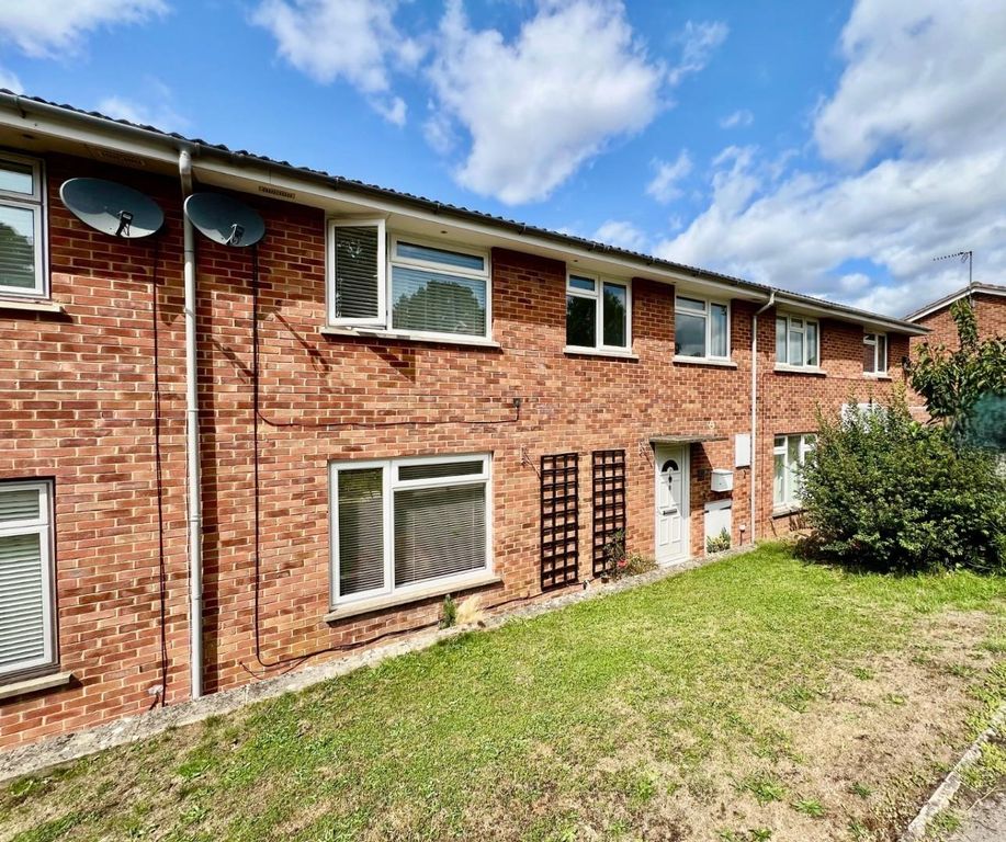 Property photo 1 of 15 Maple Close - Front 2.Jpg