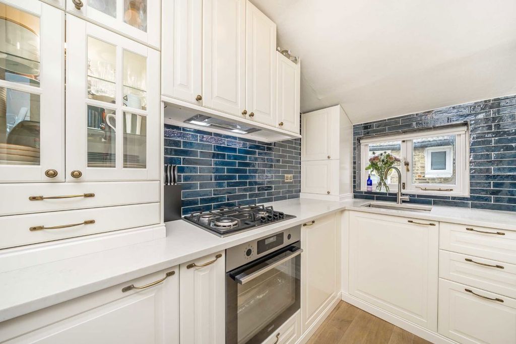 Property photo 3 of 6