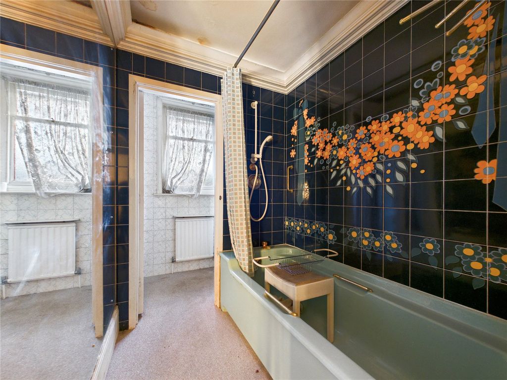 Additional image 14 of 3 bed flat for saleHamilton Gardens, Felixstowe, Suffolk IP11