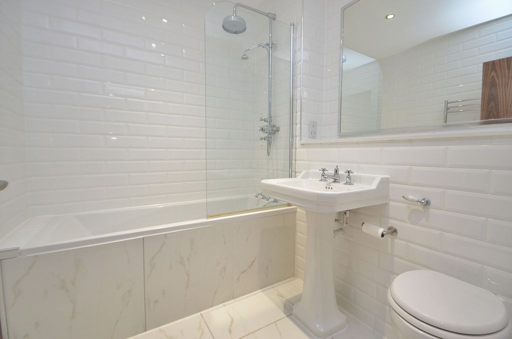 Property photo 3 of 14 Bathroom