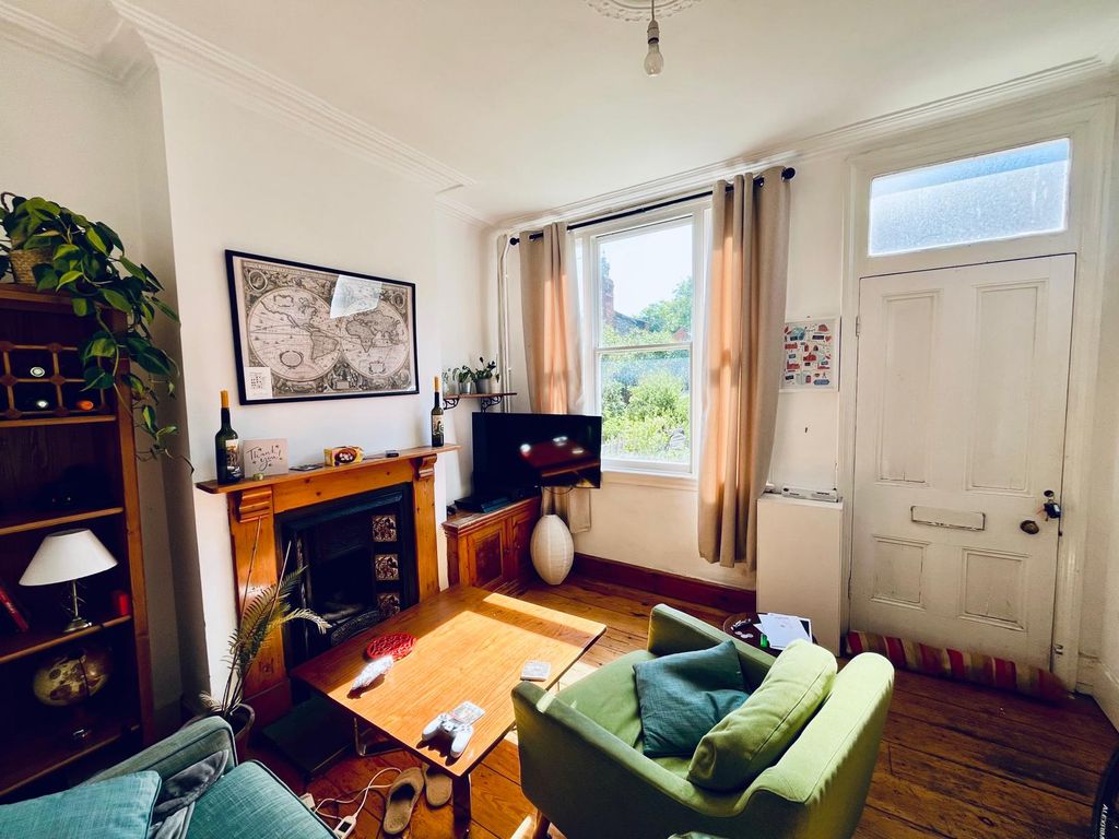 Property photo 2 of 5