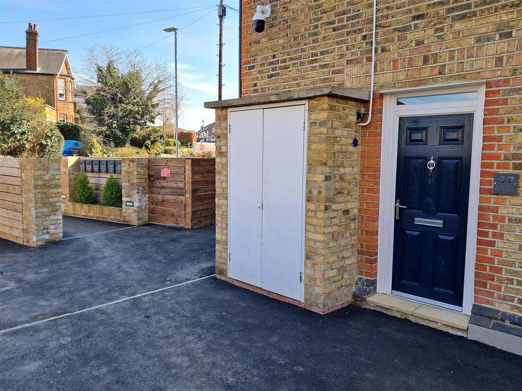 Property photo 2 of 7 Exterior