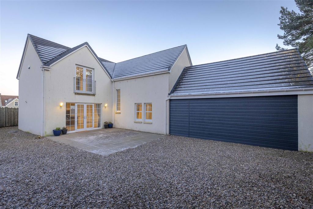 Property photo 2 of 24