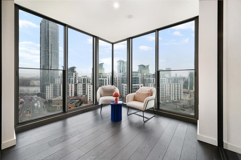 Property photo 2 of 25