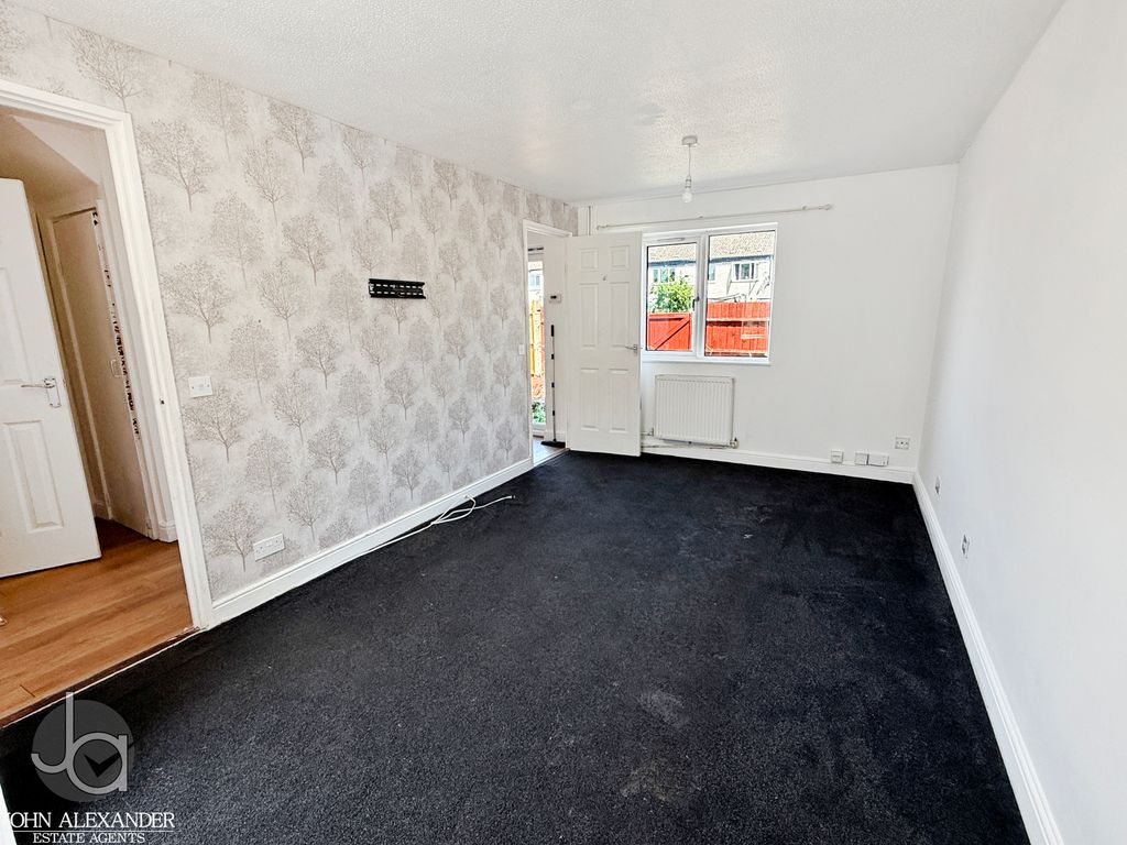 Property photo 2 of 12 Img_7384
