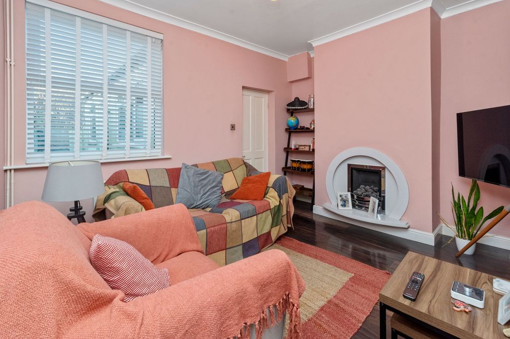 Property photo 3 of 21