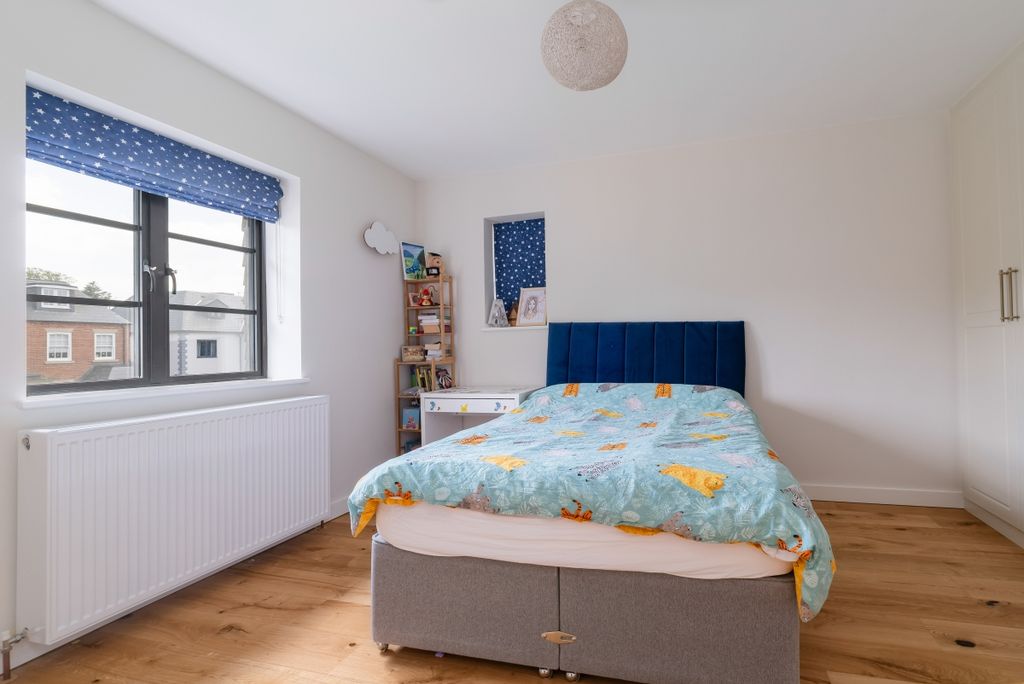 Additional image 15 of 4 bed flat to rentElmstead Glade, Chislehurst BR7