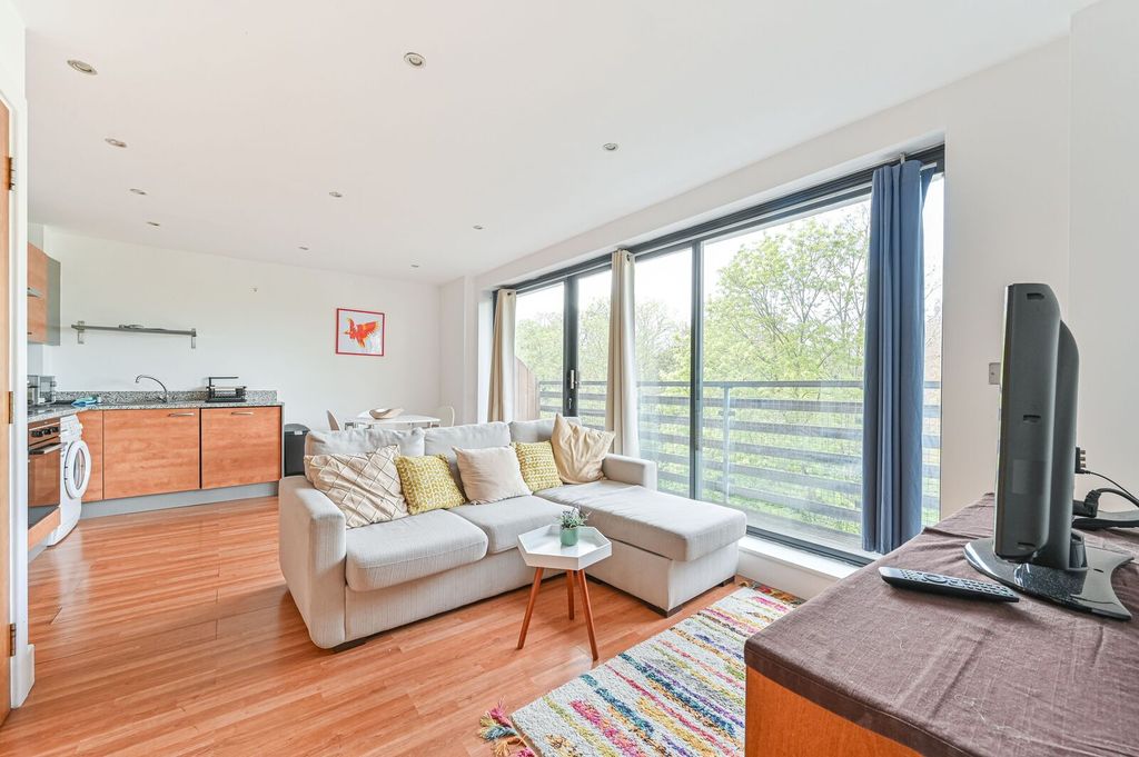Property photo 2 of 16
