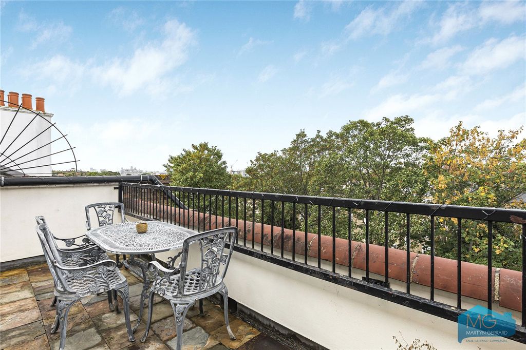 Property photo 2 of 21 Picture No. 25