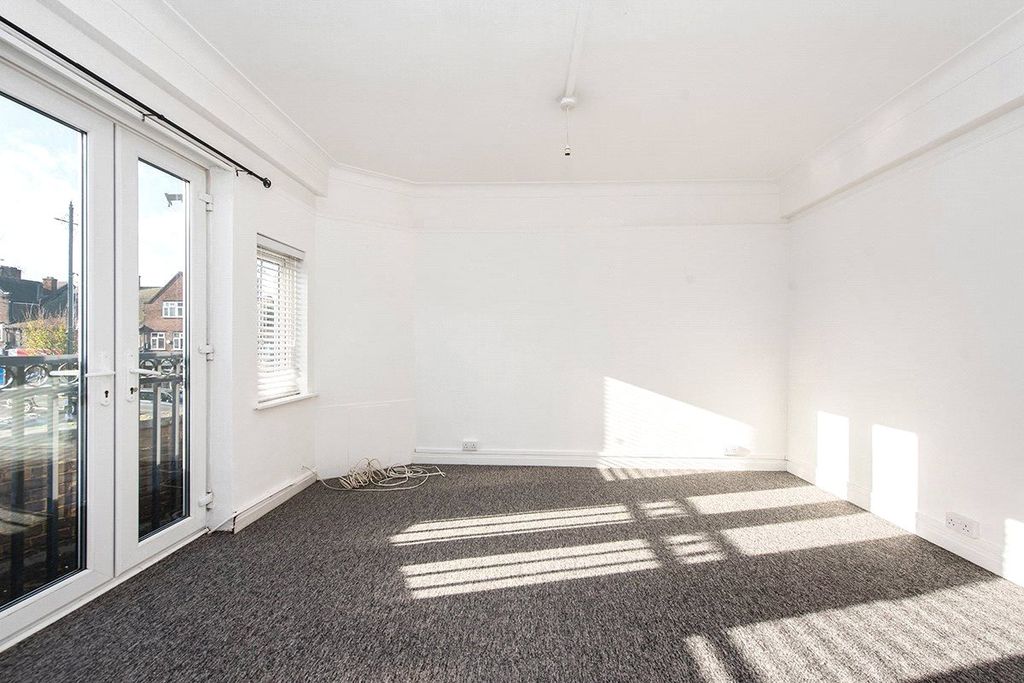 Property photo 2 of 10 Living/Dining Room