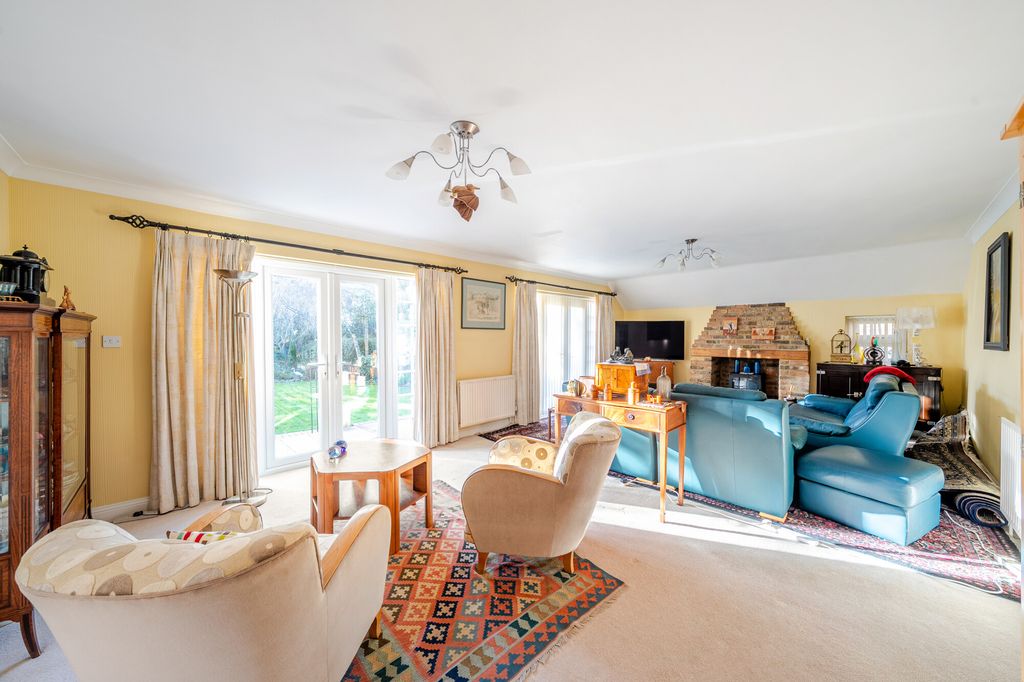 Property photo 3 of 16