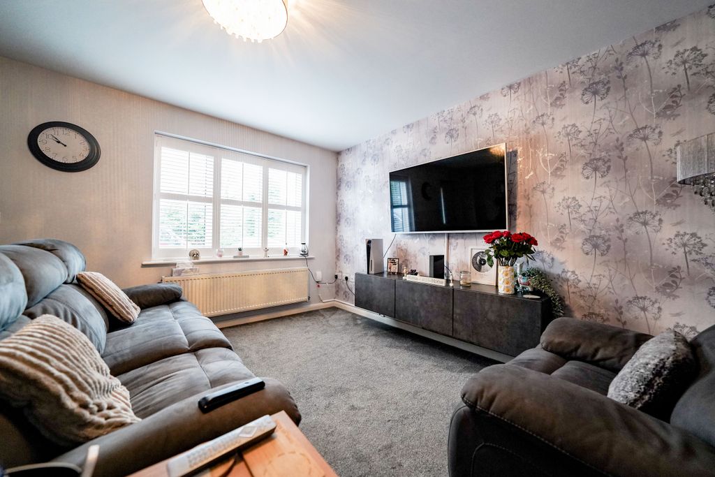 Property photo 2 of 17 Dsc04331