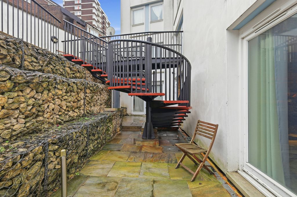 Property photo 3 of 11 Photo 3