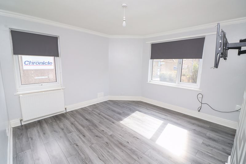 Property photo 2 of 8 Lounge