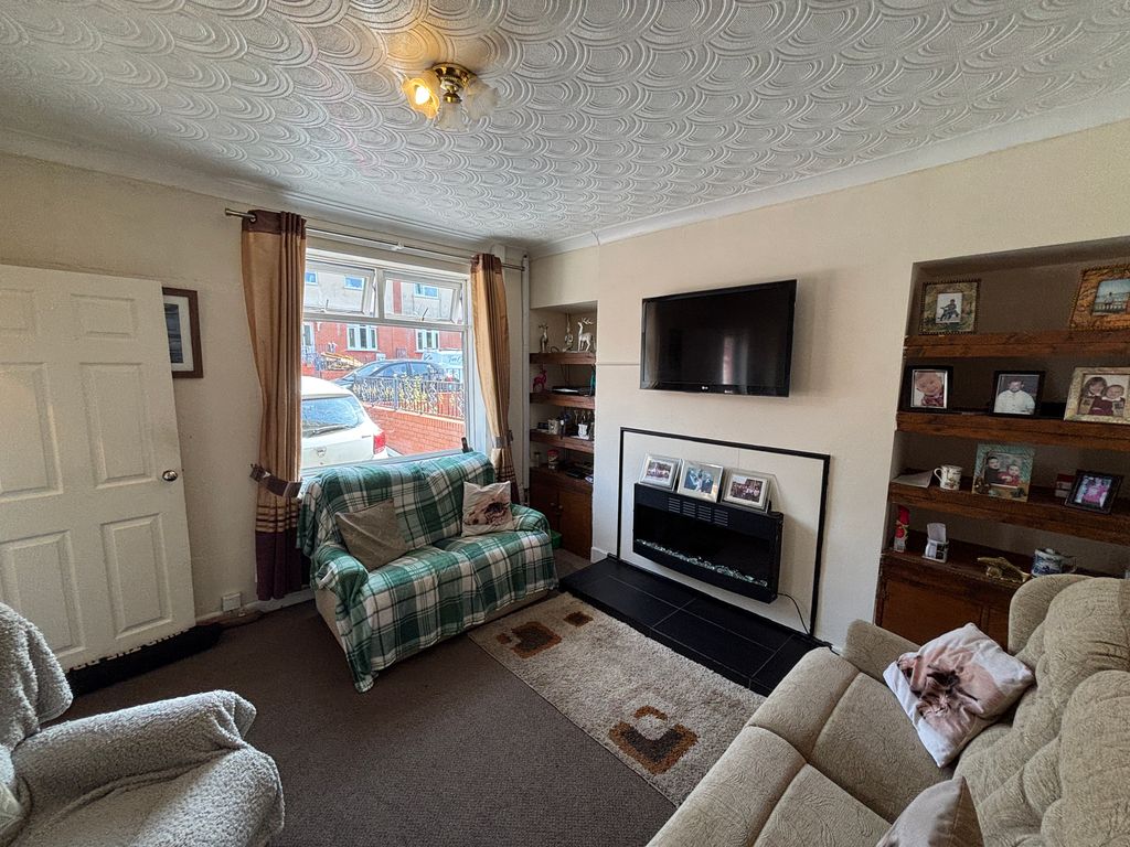 Property photo 2 of 29