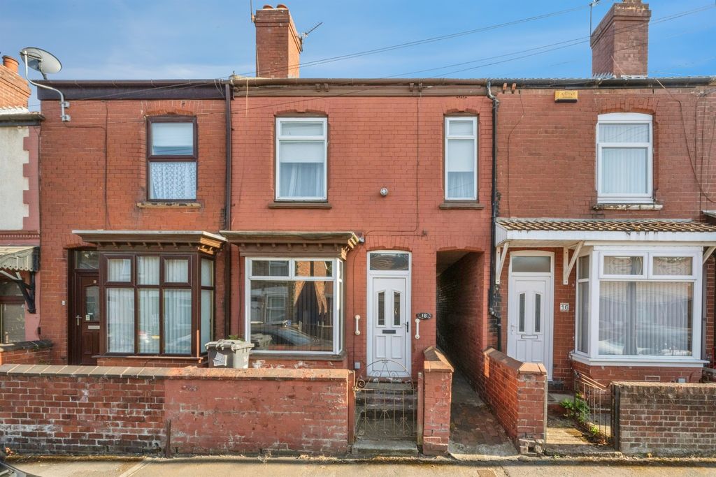 Property photo 1 of 18