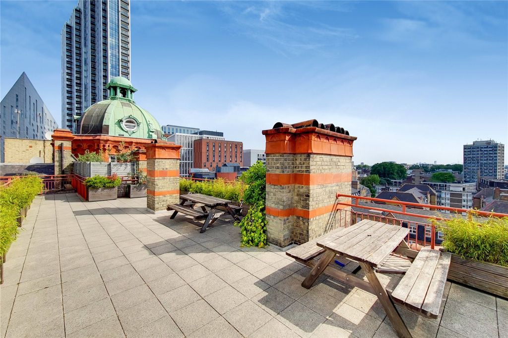 Property photo 3 of 12 Roof Terrace
