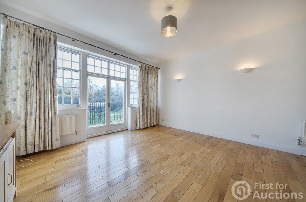 Property photo 2 of 13 2