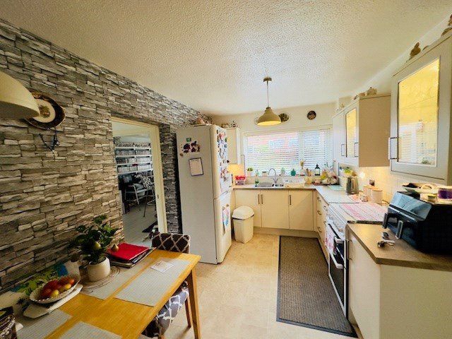 Property photo 2 of 20 Picture No. 12